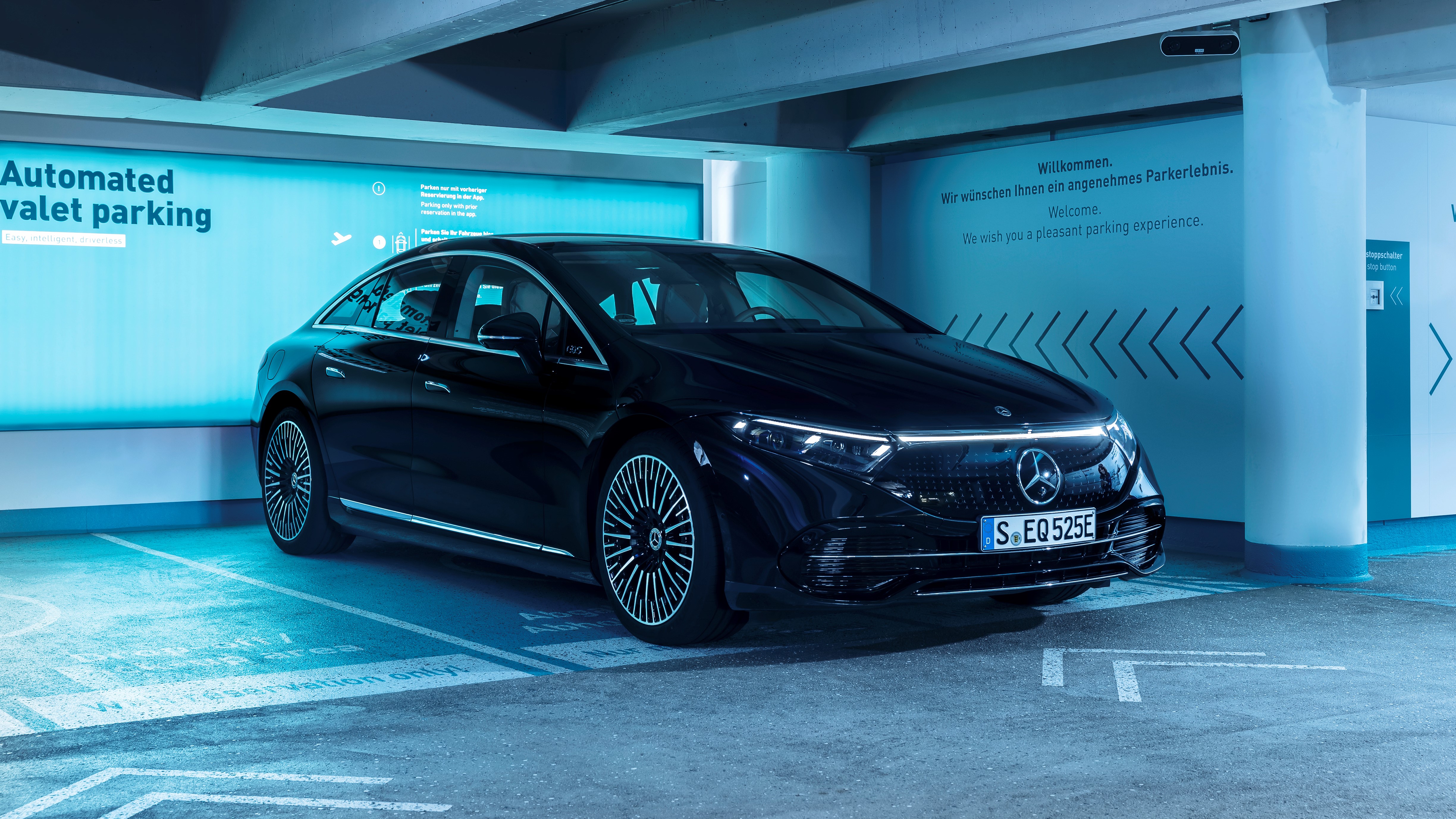Światowa premiera: system parkowania bez kierowcy firm Bosch i Mercedes-Benz dopuszczony do użytku komercyjnego